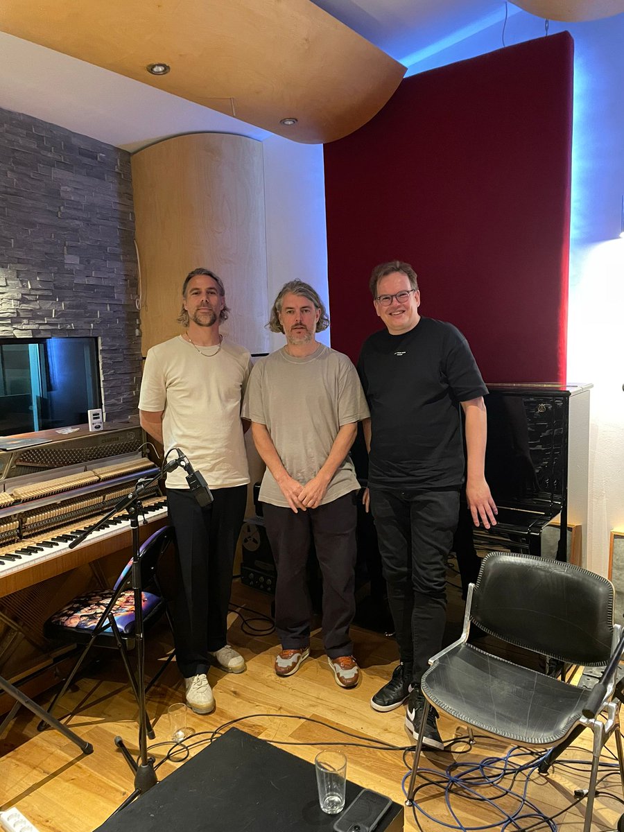 Dutch Music Export organiseert verschillende handelsmissies over de hele wereld. Bijvoorbeeld het afgelopen jaar naar Parijs en Madrid. Jochem Tromp heeft het erover met Wilfried Damman (Out of the Boks) en Steijn Koeijvoets (3S Music Management)

Luister: spoti.fi/4cTrQqV