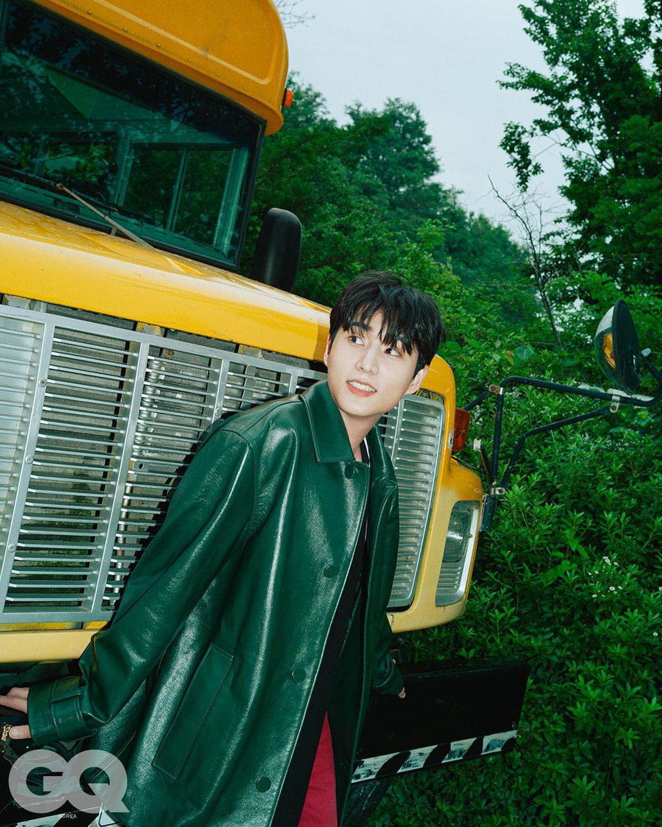 bestsong_yk's tweet photo. 지금까지 공개된 지큐 영케이착장 다좋음 진심 https://t.co/sbU4R2Dd9C
