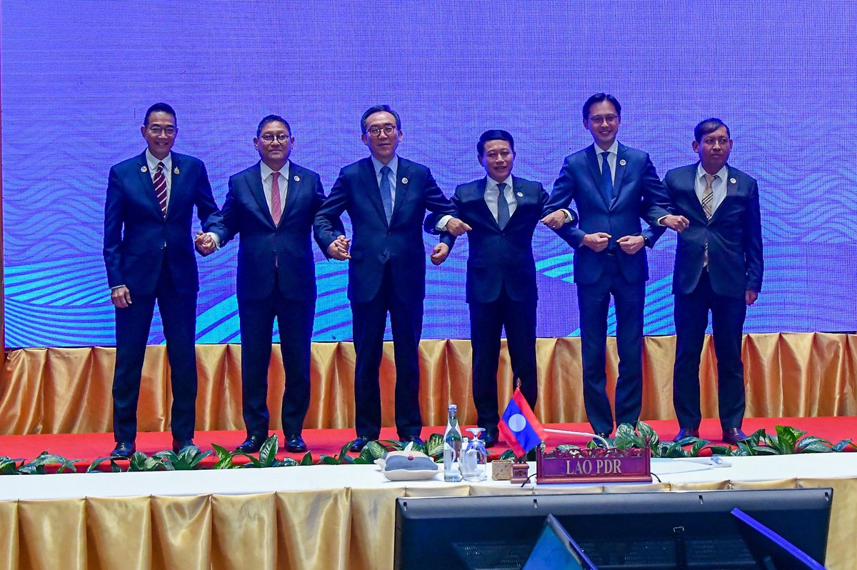MFAThai's tweet photo. รมว.กต. @AmbPoohMaris เข้าร่วมการประชุม Mekong-ROK Cooperation #MekongROK ครั้งที่ ๑๒ ในห้วงการประชุม #AMMPMC ณ เวียงจันทน์ โดยมี รอง นรม./รมว.กต. 🇱🇦 และ นายโช แท-ย็อล รมว.กต. 🇰🇷 @FMChoTaeyul เป็นประธานร่วม https://t.co/OQMUbm8baw