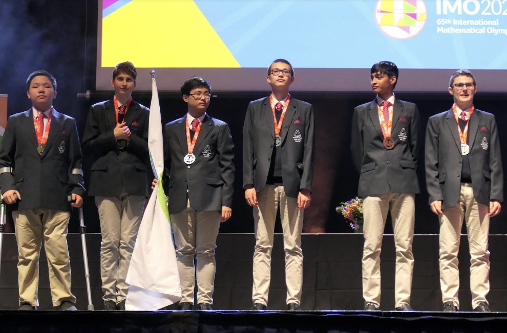 UKMathsTrust's tweet image. The UK team excelled at the 65th International Mathematical Olympiad, held in Bath, UK, placing joint 6th out of 108 countries.

The UK team was made up of 6 students, who earned 2 gold, 3 silver, and 1 bronze medal!

For the full news piece, please visit: ow.ly/kvSn50SKRy0