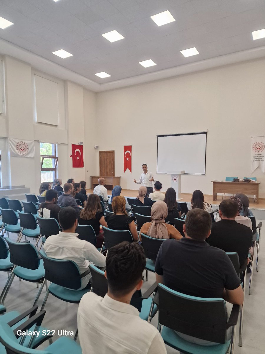 ORANKalkinma's tweet photo. Develi Engelsiz Yaşam Merkezinde verilen PCM Eğitimi için sertifika töreni düzenlendi. Sertifika Törenine Ajans Genel Sekreteri İbrahim Ethem ŞAHİN, Kayseri Aile ve Sosyal Hizmetler İl Müdür Yardımcısı Ahmet Emin Keleş ve Develi Engelsiz Yaşam Merkezi Müdürü Erdem DOĞAN katıldı. https://t.co/I7hmSl4DBr