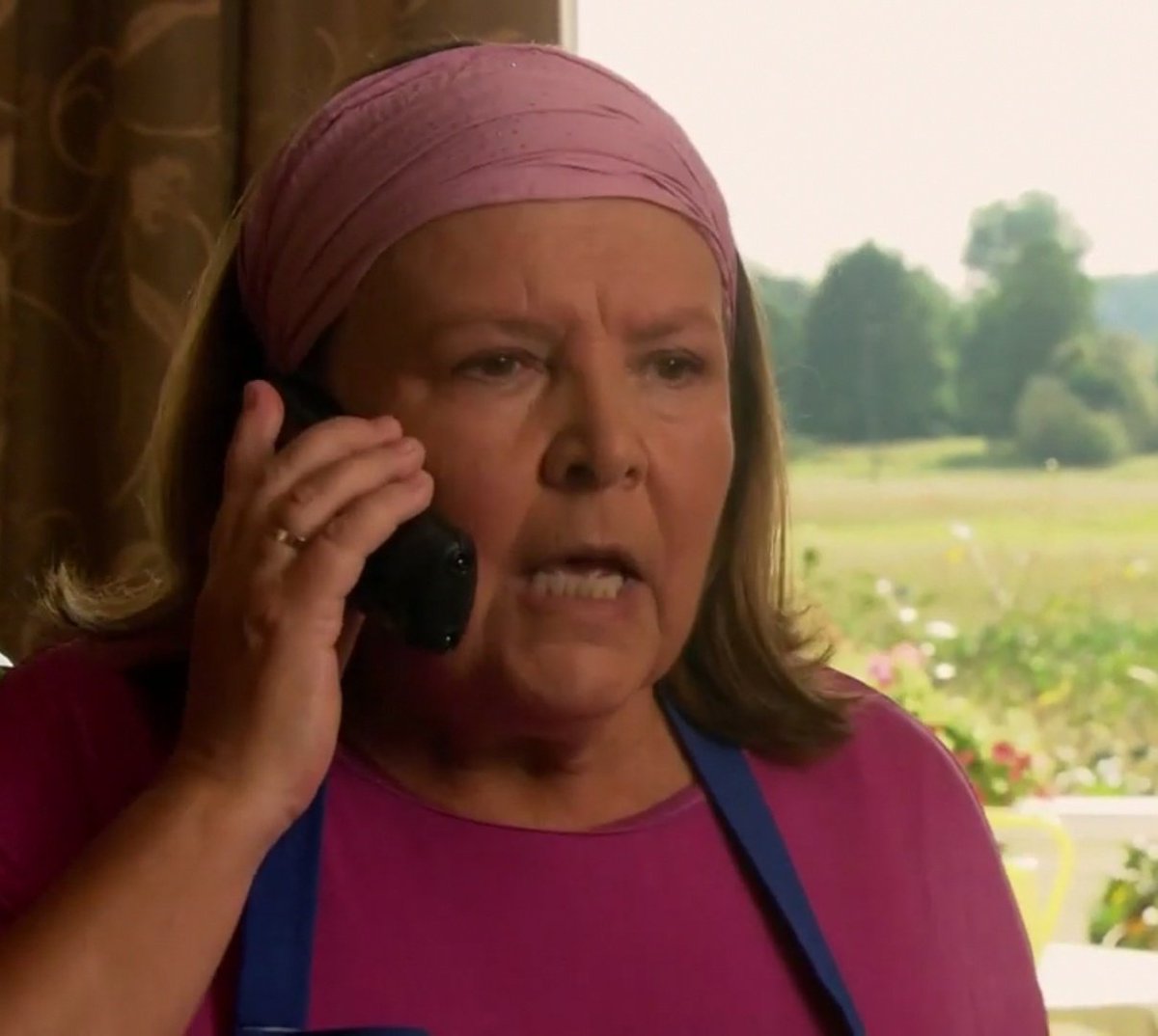 - (...) a jak ktoś coś złego zrobi to trzeba błąd wytknąć, nawet najważniejszej osobie. A BISKUP TEŻ CZŁOWIEK I OMYLIĆ SIĘ MOŻE!
- michałowo, z kim michałowa rozmawia? 
- a z kurią.