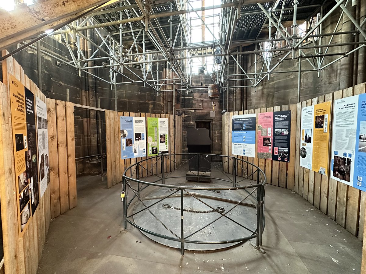La plateforme de la cathédrale c’est : 
📍vue imprenable>Strasbourg, Vosges, Forêt Noire
📍sport>330 marches
📍patrimoine>Maison des gardiens &amp; son histoire
📍 culture > expo Les mots qui construisent
📍 contribuer à la préservation de la cathédrale>billets financent les travaux