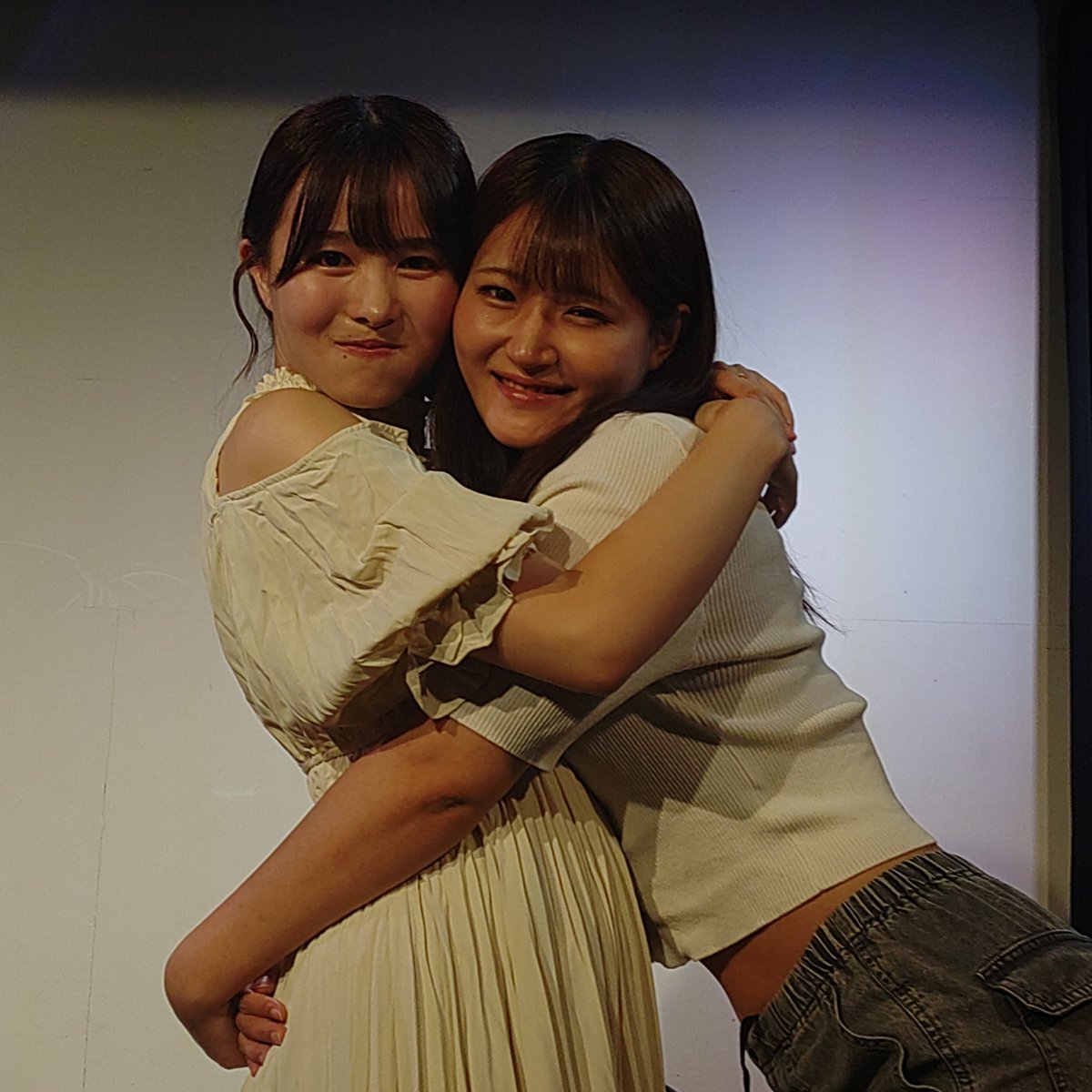 加賀美まり サイン チェキ 引退 女優 両手 ピース 加賀美まり