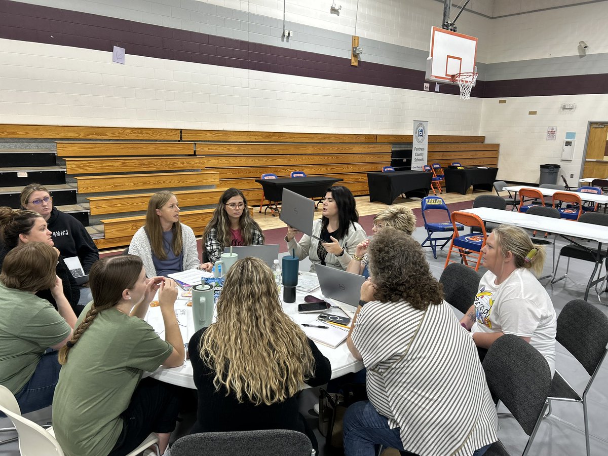 systematicpbl's tweet photo. I enjoyed presenting Project Based Learning with Fentress County teachers in Tennessee yesterday. I think it went pretty well considering I found out when I got there that I was following Gerry Brooks. 😳 
@theTSIN @BC_nickcarter https://t.co/yDtIfeumZW