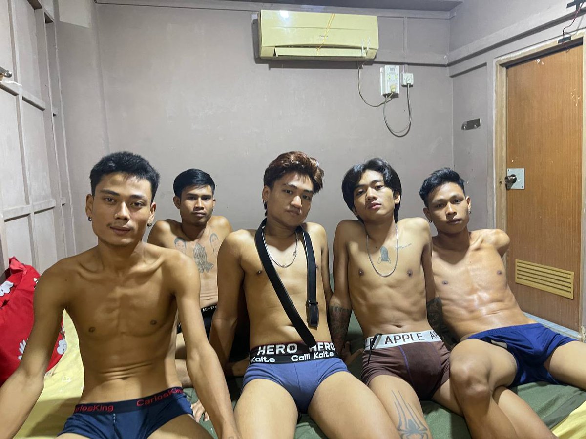 ကဲ.. 4hands?
ကဲ..6hands?
.......8hands?ကြုိက်ရာရွေး😋အကုန်ဘာလာလာဒေါင်တယ်😋ရင်ခွင်ထဲကိုခေါင်းဆွဲသွင်းးးးးးဖင်ကြီးကိုတဖြောင်းဖြောင်းနဲ့လိုးမာနော်😗
Golden key
    သမိုင်းမုဒိတာ
     09441659229