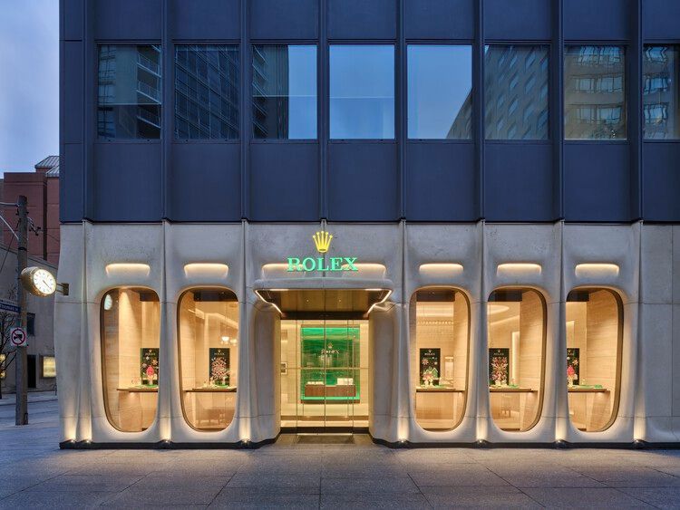 CaadDesign's tweet photo. Boutique Rolex en Toronto, diseñada por Partisans: un espacio que fusiona lujo y vanguardia en cada detalle arquitectónico.

Diseño: Partisans  
Localidad: Toronto, Canadá
Fuente: arch daily
https://t.co/dwsw72AnZy 

#loveisinretail #retail #retaildesign #storedesign https://t.co/k843Er1PKg