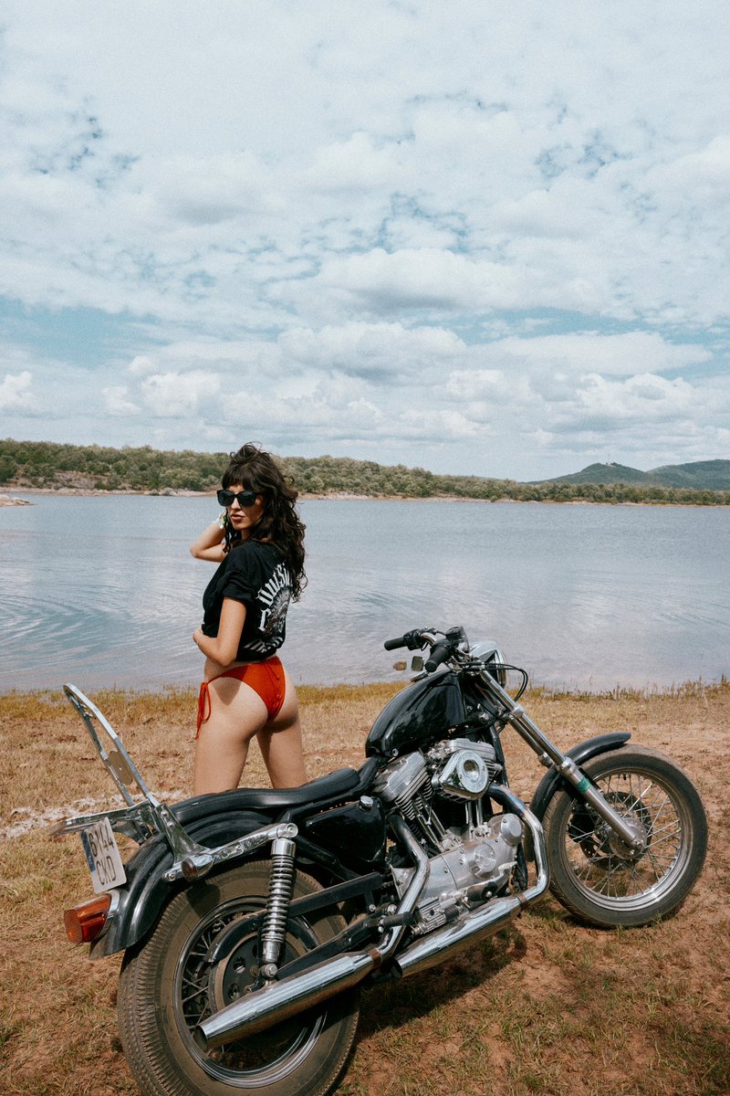 OutsidersMotor's tweet photo. Ruta hacia el horizonte

📸 @ imblackarrow 
🏍 @ despicable.sam 
👩🏻 @ noixuuu 

#harleydavidson #sportster1200 #harleygirl https://t.co/DiltQilg0q
