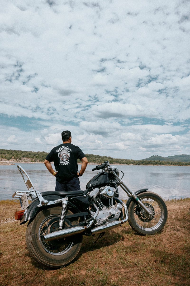 OutsidersMotor's tweet photo. Ruta hacia el horizonte

📸 @ imblackarrow 
🏍 @ despicable.sam 
👩🏻 @ noixuuu 

#harleydavidson #sportster1200 #harleygirl https://t.co/DiltQilg0q