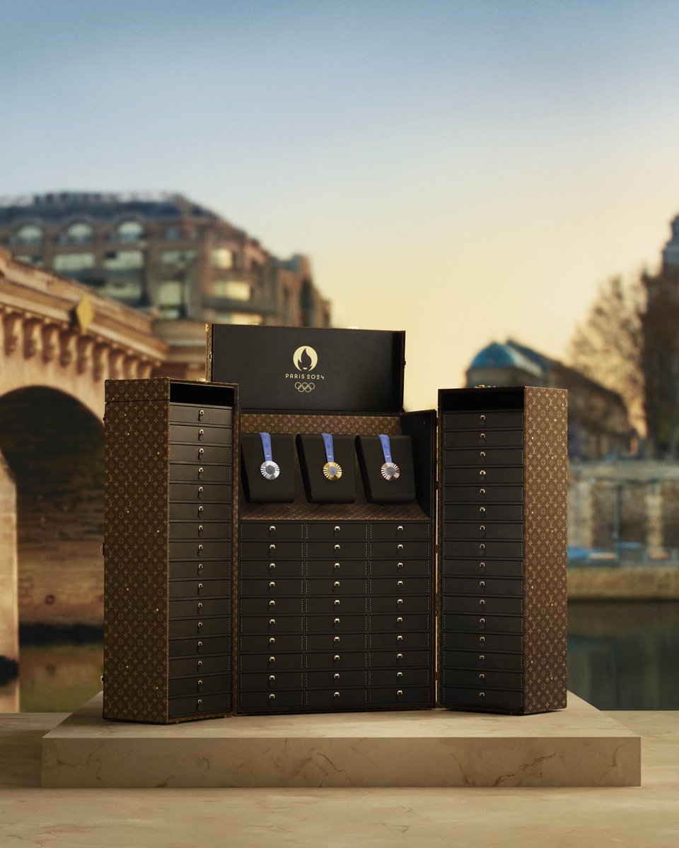 LouisVuitton's tweet photo. #Paris2024. Join the Maison at the opening ceremony of the Olympic Games Paris 2024 at Pont Neuf tonight, marking the beginning of a momentous and inspiring journey. Discover more at https://t.co/yPdasEQfYZ https://t.co/NEheEAMLuZ