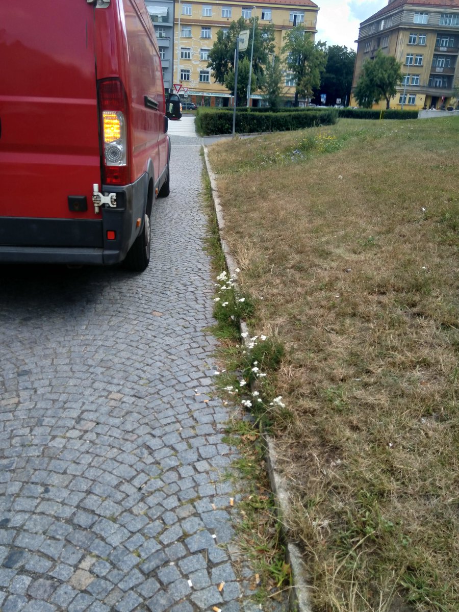 _An_Sp's tweet photo. @MP_Praha @PolicieCZ @parkovanivpraze @prahabezaut @PragueVsCars @MpStraz @MinistryofWalk @Svoboda_Slavek @ZdenekHrib @PrahaEU @makupka https://t.co/xIXTX8Qj05