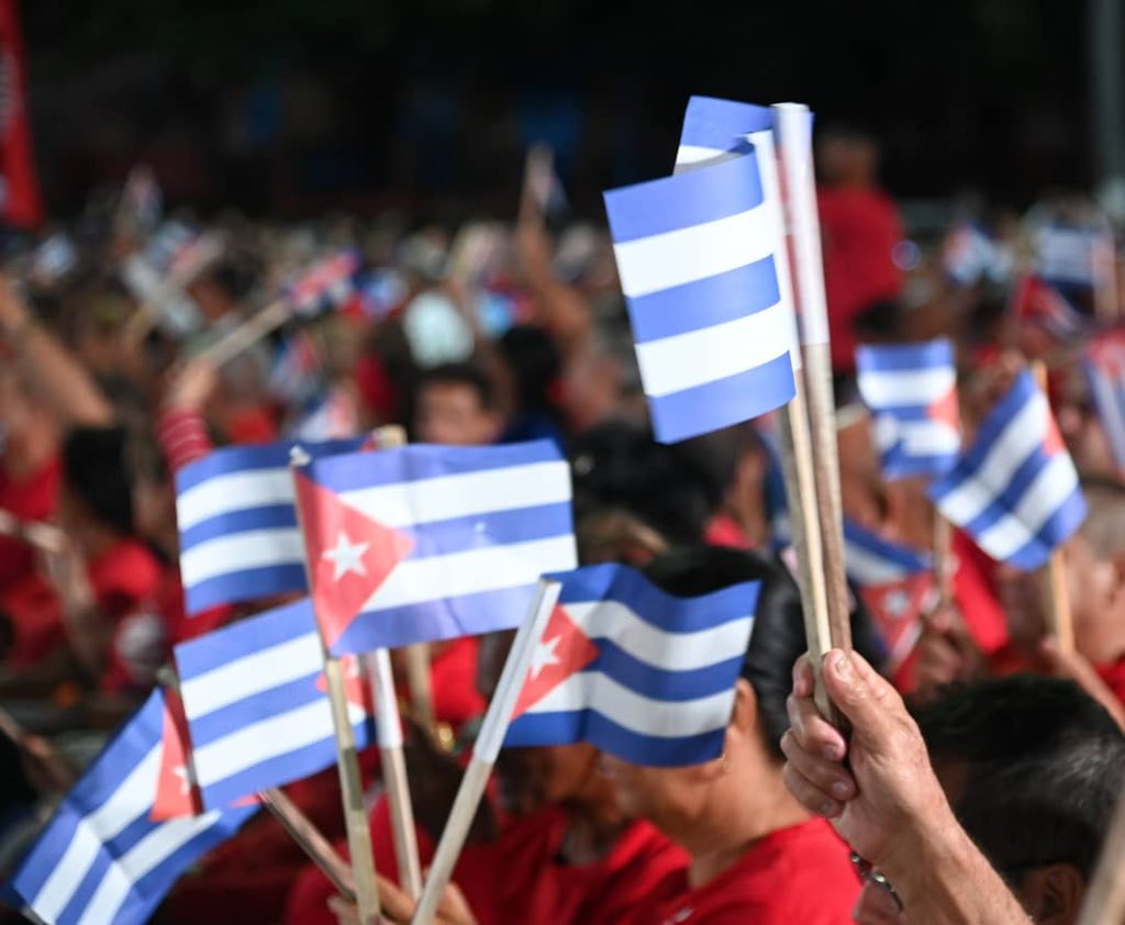 Con la presencia de Raúl y el presidente <a href="/DiazCanelB/">Miguel Díaz-Canel Bermúdez</a> se desarrolló emotivo acto en Sancti Spíritus por el 71 Aniversario del asalto a los cuarteles Moncada y Carlos Manuel de Céspedes. Muchas felicidades a todos los cubanos en el Día de la Rebeldía Nacional #LaHistoriaPorAsalto