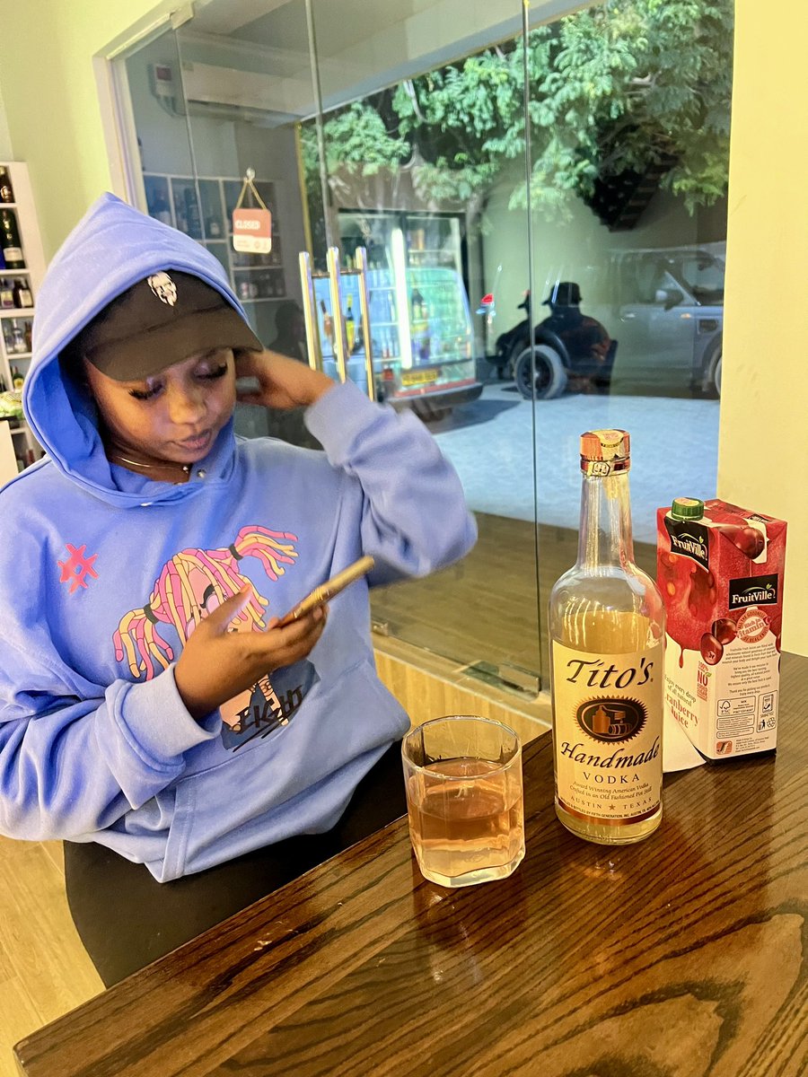 Tully’s wine 🍷 tweet media