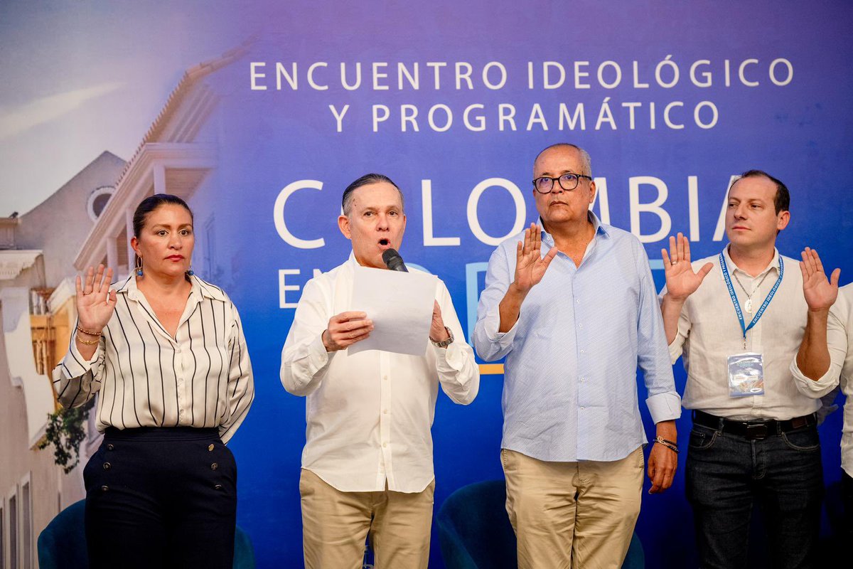 LilianaBSenado's tweet image. ¡Asumí como directorista nacional del Partido Conservador Colombiano! Junto a un equipo comprometido, impulsaremos una agenda que beneficiará a nuestras regiones, fortalecerá el rol de las mujeres y consolidará las bases de nuestro partido.