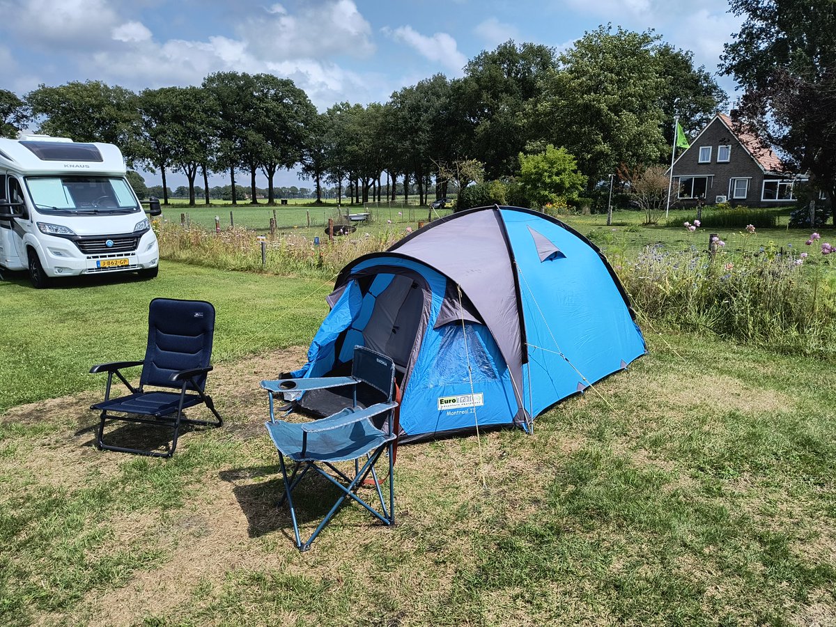 MamaPowerrrr's tweet image. Wij zijn geïnstalleerd! 🫣🤭🤣🤣
#WeekendjeWeg #KamperenBijDeBoer #SamenMetDePuber