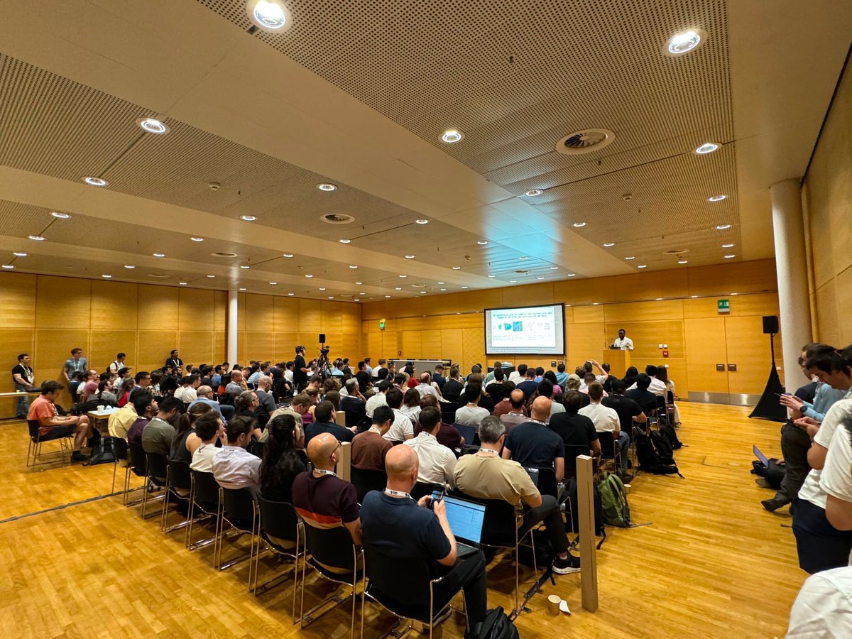 valence_ai's tweet image. Today, at the ICML workshops, @TOSSOUPrudencio shared some details on our QM data generation efforts and @folinoid discussed the latest on GFlowNets.

Come chat with us and learn more about our open roles in London. We&apos;re hiring! valencelabs.com/careers