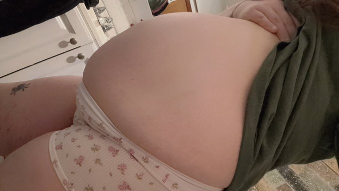 20 weeks today 🩵🩵 https://t.co/GhU0Qo7B1W