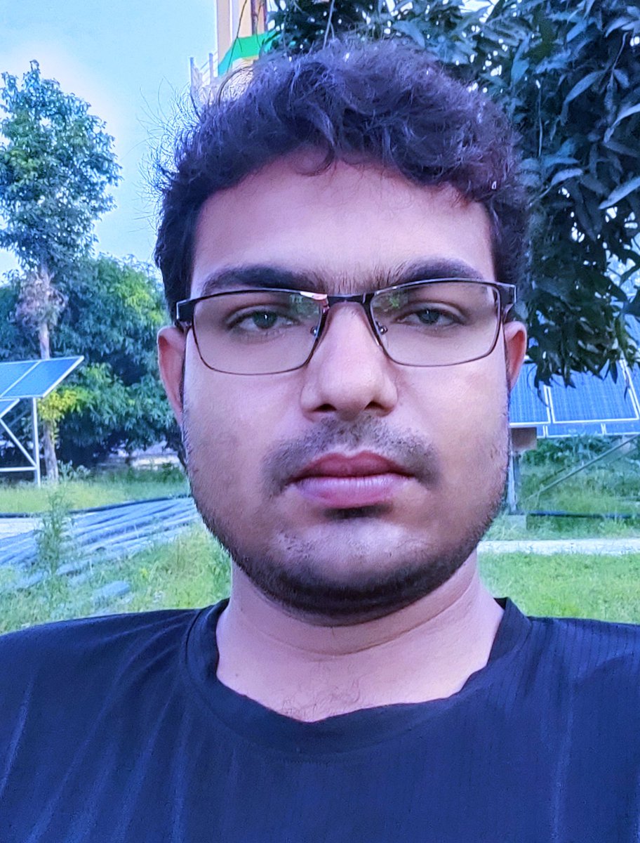 हाे म राेएँ ।
कहिले थकानले गलेर रोएँ,
कहिले कसैको  बचन सुनेर रोएँ।

कहिले एकान्तमा त कहिले भिडमा,
परिवार र आफन्तका लागि रोएँ।

रुनु नै लेखेको थियो मेरो जिन्दगिमा,
कहिले त भाग्यले छलेर रोएँ।

आशाको दियो मधुरो हुँदा,
कहिले दियोको बातिसंगै जलेर रोएँ।