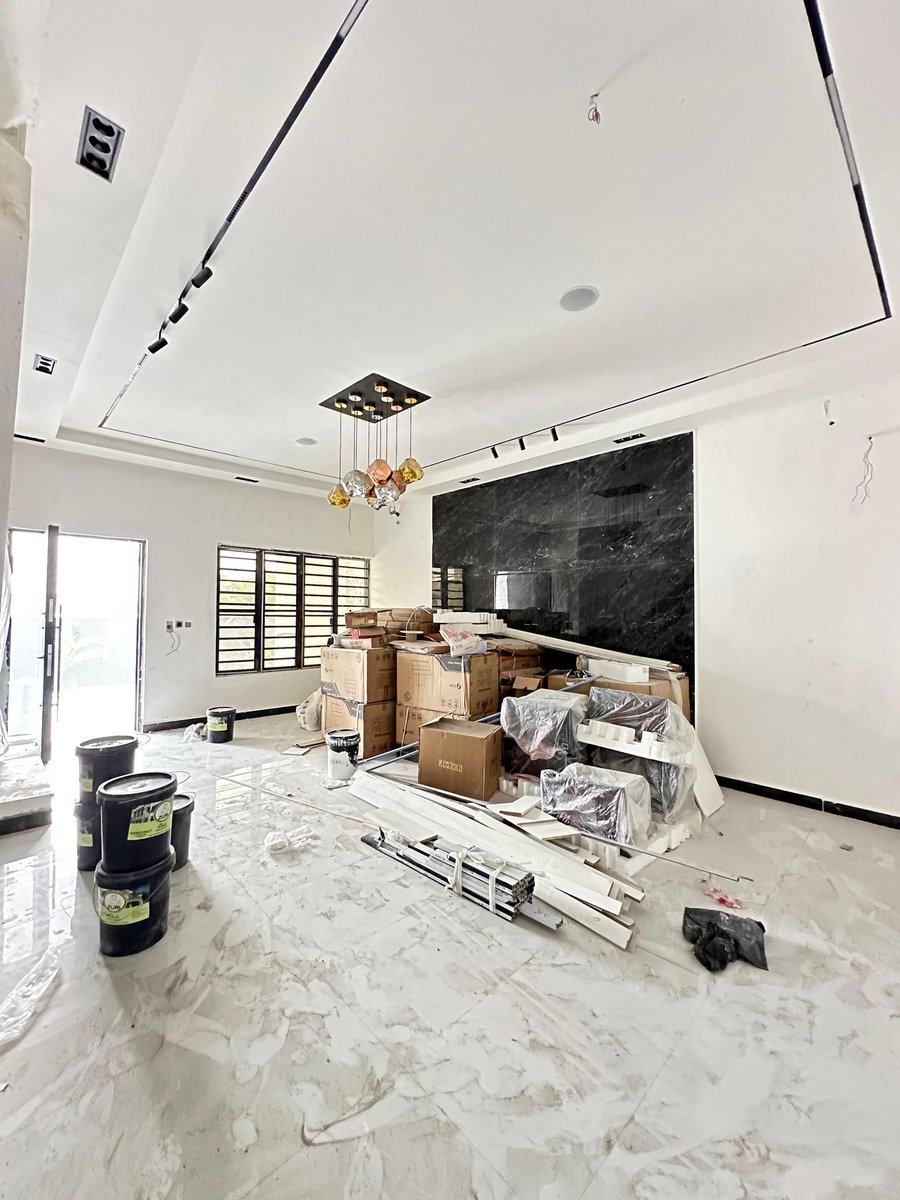XLHomesRealty's tweet photo. Stylishly Built 4 Bedroom Terraced Duplex with Swimming Pool and Bq in a Secured Estate in Ikate 

📍Location: Ikate, Lekki 
💰Price: N250M

Features
•Ensuite rooms • Family Lounge • Aesthetic pop ceilings • Spot lighting • Chandelier • Clean water • Sound system https://t.co/DE3rP8tRlf