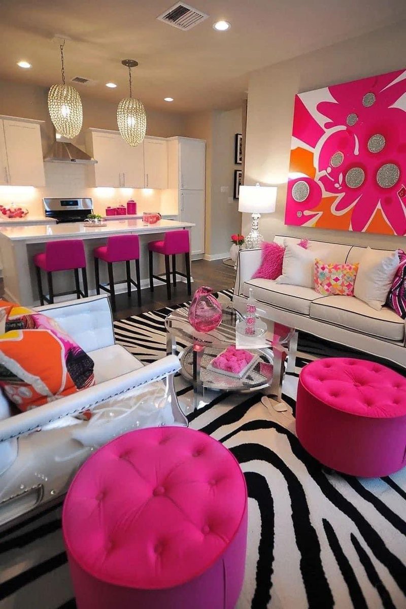 this is how girly i need my place to be 😍