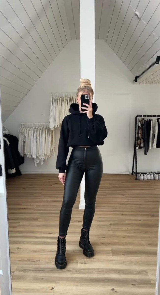 leatther_shop's tweet photo. Available sizes: XS, X, M, L, and XL. You'll can buying this leather trousers on our online shop.
#leatherpants #leathertrousers #leatherwoman
 #girlsinleather
#leatheroutfit
#leatherpantsoutfit
#leathertrousersoutfit https://t.co/MB2MtkxQvd