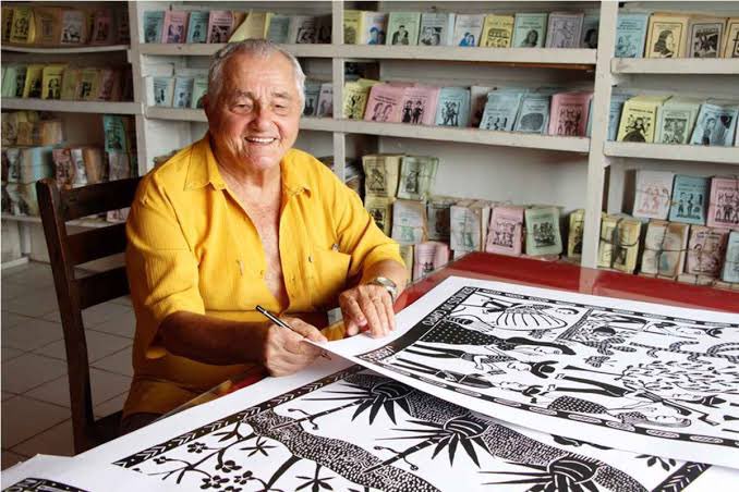cidapedrosa65's tweet photo. J. Borges encantou-se, foi para o céu dos artistas brincar com seus bichos mágicos, o mundo sertanejo tão bem retratado em suas xilogravuras. Levei uma de suas obras para a China, nesta última viagem. Fica aqui meus sentimentos aos familiares e uma enorme gratidão por seu legado. https://t.co/8PZA2dyK7p