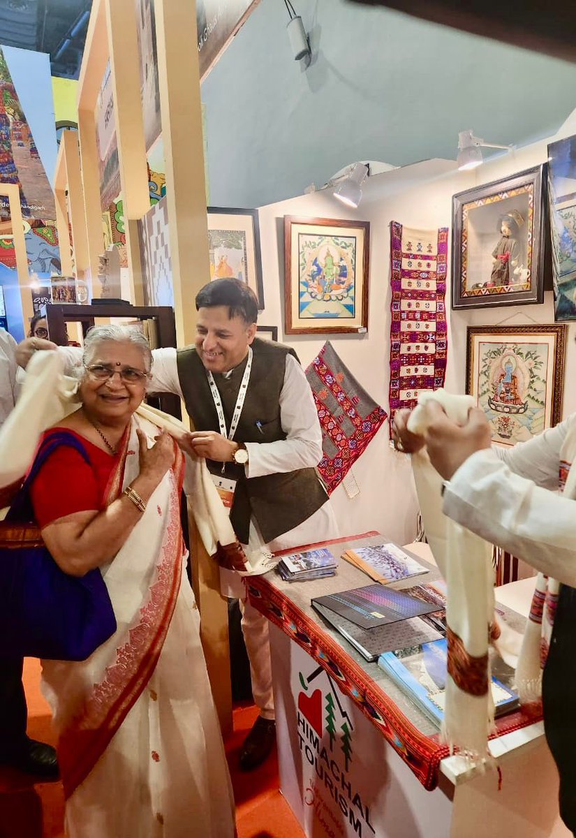 Sudha Murty ji - Hon’ble MP, educator, author, and philanthropist visiting Himachal Tourism Stall during the 46th Session of World Heritage Committee at Bharat Mandapam.
#Unesco #BharatMandapam #HimachalTourism