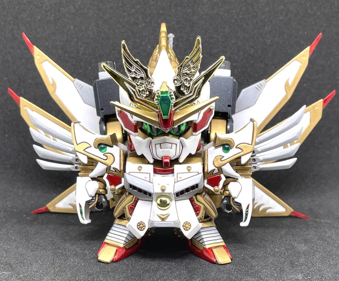うおー!!これも小学校時代の夢ー!!ついにやったぞー!!全身ピカピカ雷帝千也新将軍と完全塗装の千也大将軍を完成させたぞー!! #SDガンダム #BB戦士