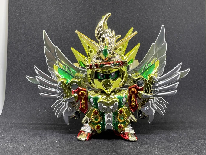 うおー!!これも小学校時代の夢ー!!ついにやったぞー!!全身ピカピカ雷帝千也新将軍と完全塗装の千也大将軍を完成させたぞー!! #SDガンダム #BB戦士