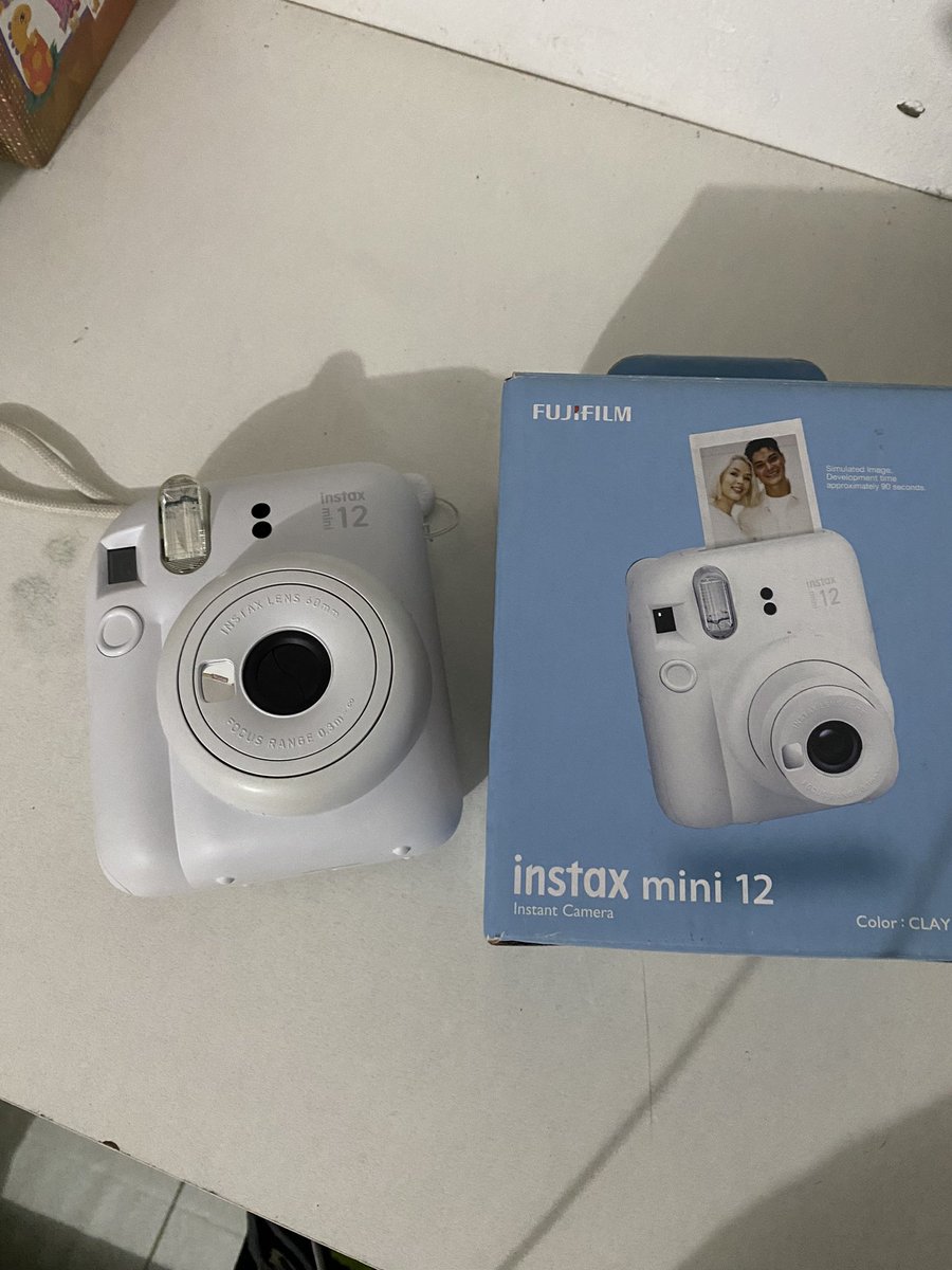 wts lfb 

instax mini 12 - ice white 

RUSH ‼️

condi : good as new ! , bought last year
rfs : need funds for school 
loc : pasig city
mop : gcash , cod 
mod : sco , lalamove 

tags : instax mini 12 polaroid film camera fujifilm