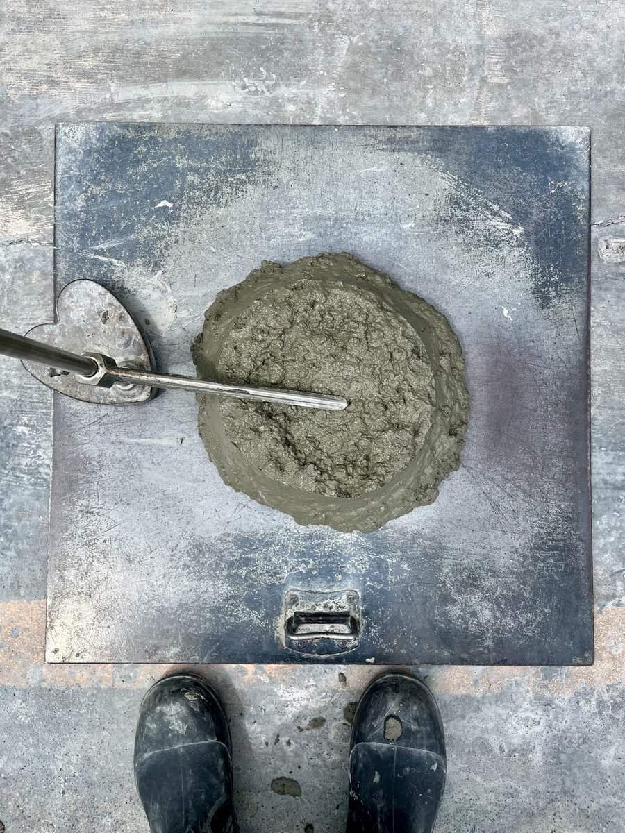 生コン女子部(新米) tweet media