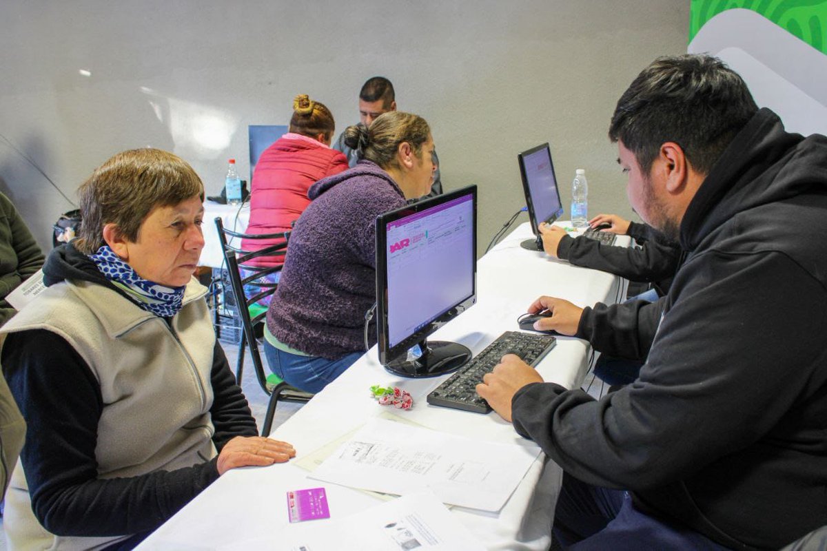 Tarjeta PAR SOCIAL
Este jueves, se realizó un operativo territorial para efectuar la renovación de la Tarjeta PAR SOCIAL, a aquellas familias cuyo beneficio vencía en agosto venidero.