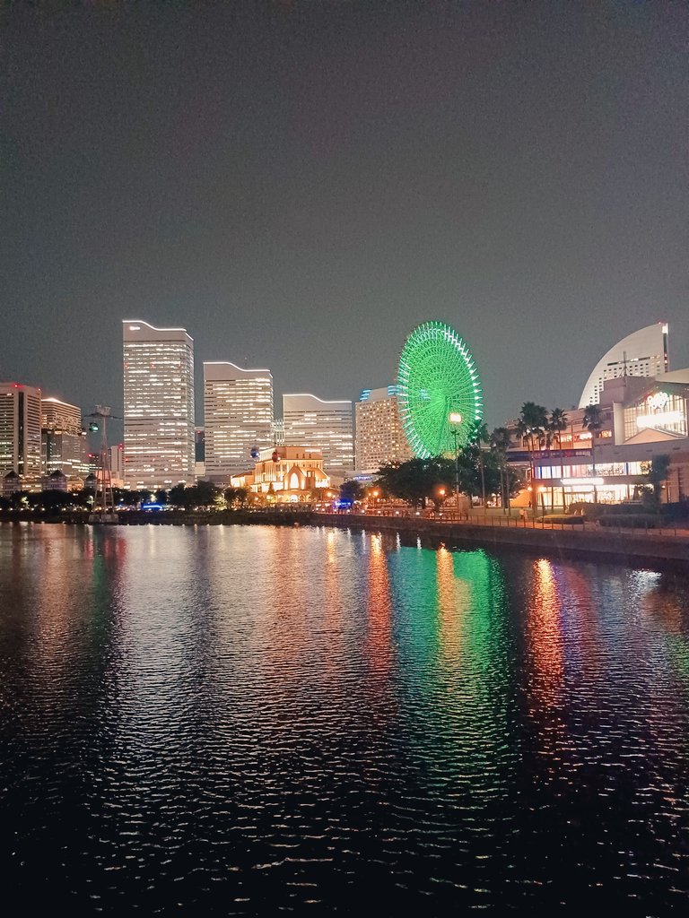 kourou19890109's tweet photo. やっぱ横浜みなとみらいの観覧車🎡めっちゃキレイ✨コスモワールドで遊んで見たいけどぼっちでは、なぁ。。。🤤
今日はアパホテルにお世話になります🎵大浴場広いから好きやけど、サウナと水風呂が無いんよね🤔
#COSMOWORLD #APA HOTELS&RESORTS https://t.co/a7s1xcSfIT