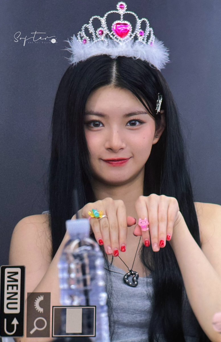 240726 pre
🐕

#YIREN #王怡人 #怡人 #이런 #왕이런 
#에버글로우 #EVERGLOW