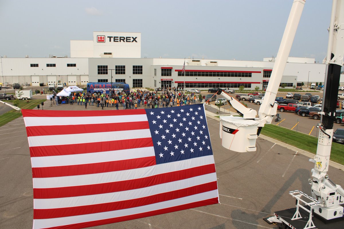 Terex Corporation (@terexcorp) on Twitter photo Earlier this week <a href="/aemadvisor/">Association of Equipment Manufacturers (AEM)</a> brought the AEM Manufacturing Express to <a href="/TerexUtilities/">Terex Utilities</a> in Watertown!
This event celebrated our incredible team members across South Dakota and the US. #TeamTerex #Terex #BUILTDIFFERENT #AEMManufacturingExpress #Innovation Earlier this week <a href="/aemadvisor/">Association of Equipment Manufacturers (AEM)</a> brought the AEM Manufacturing Express to <a href="/TerexUtilities/">Terex Utilities</a> in Watertown!
This event celebrated our incredible team members across South Dakota and the US. #TeamTerex #Terex #BUILTDIFFERENT #AEMManufacturingExpress #Innovation