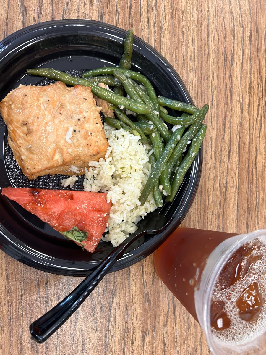 AcworthLiteracy's tweet photo. Enjoyed a delicious back-to-school lunch courtesy of our amazing business partners. Thanks @AcworthBusiness, @DepewOrtho, @freedomchurch, @KullStephanie1, @GrassRootsTurf
Looking forward to meeting our Acworth Warriors next week! @Team_AcworthES, @EmanuelTorralba https://t.co/yUs1AO0gHY