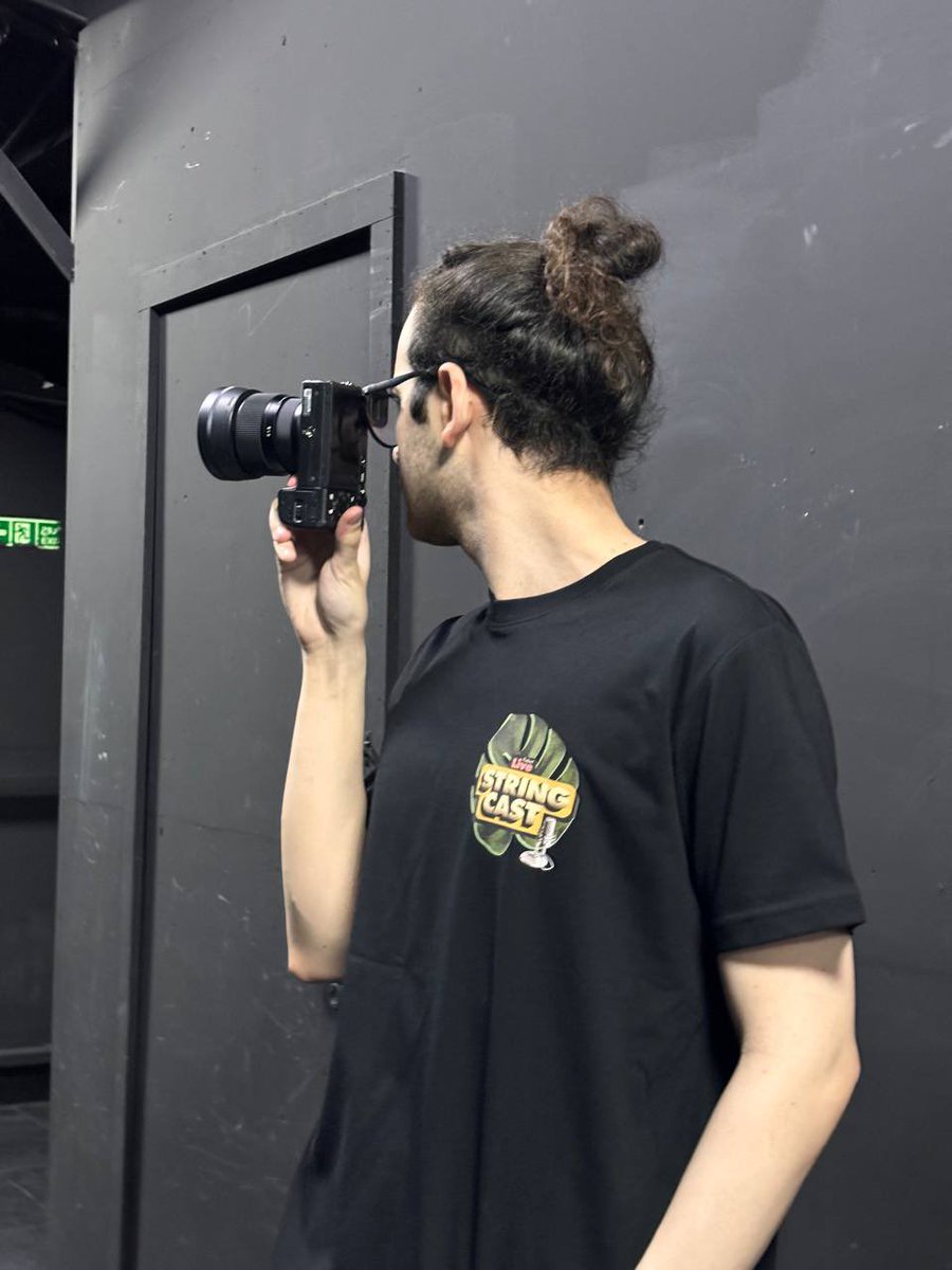 Printiair's tweet image. این تیشرت و کارت پستال‌ها رو برای آخرین قسمت استرینگ کست آماده کردیم 🔭