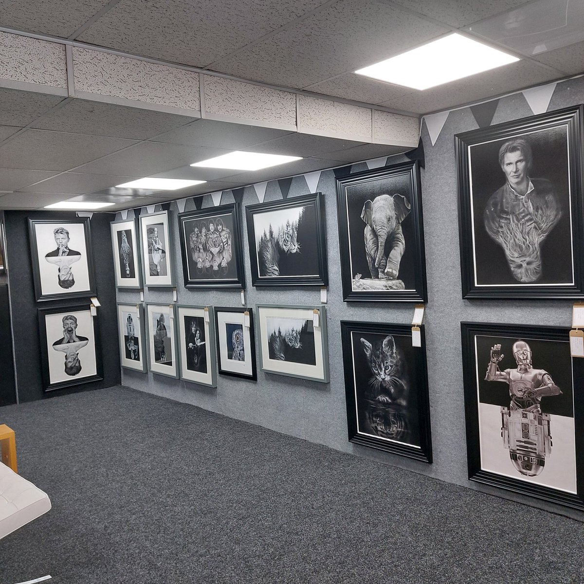 Meet Martin Reid in person on Saturday 27 July between 1pm and 3pm 

All welcome

Martin will be demonstrating his hyperrealism technique in the gallery.

 #starwarsfan #bowie #bowiefans #bowieforever
 #starwarsfan #starwarsnerd #darthvaderart #princessleia #lukeskywalker