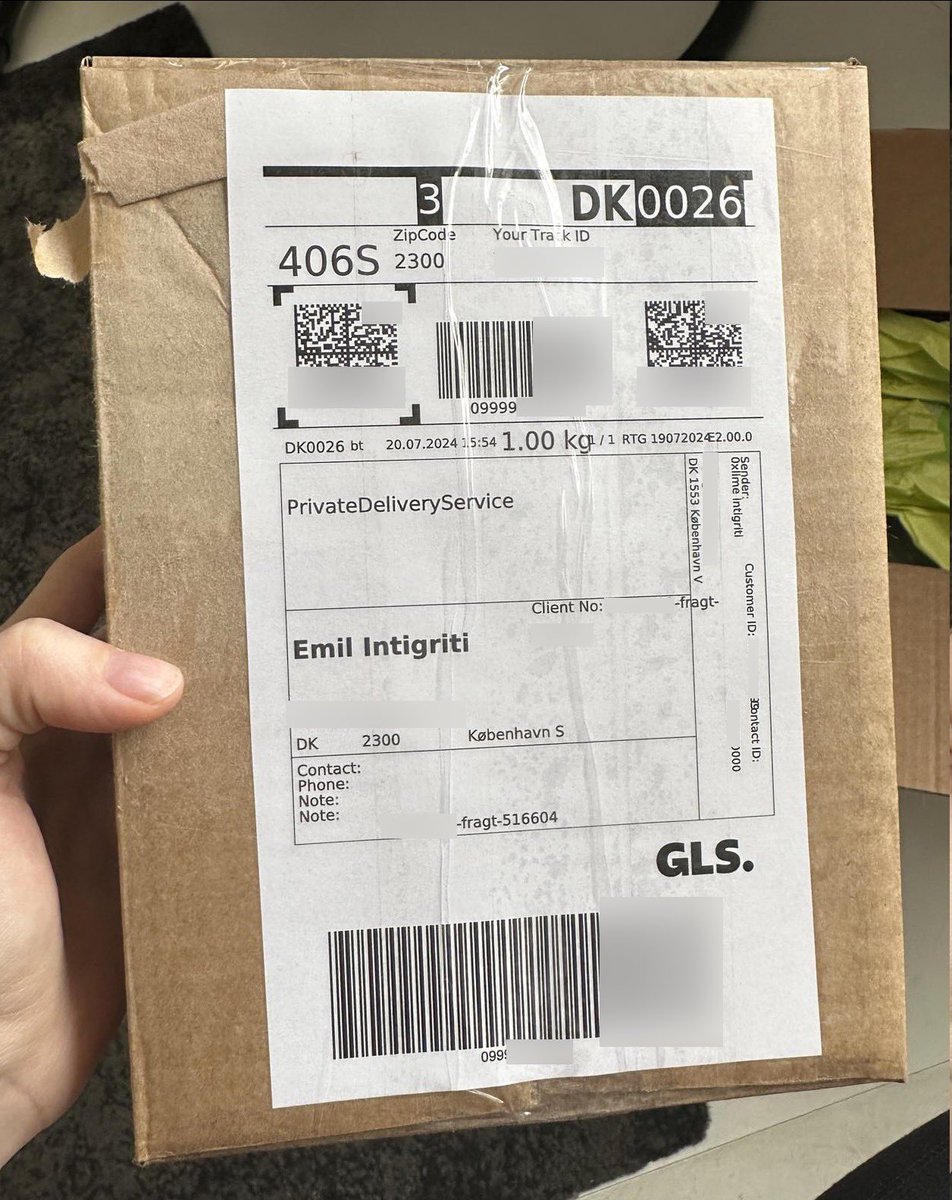 0xlimE's tweet photo. What would you do with unlimited free package shipping?

Recently had to actually ship a package to myself to get a bug triaged lol. Found a way to generate valid shipping labels without paying. https://t.co/ZoophDcj9M