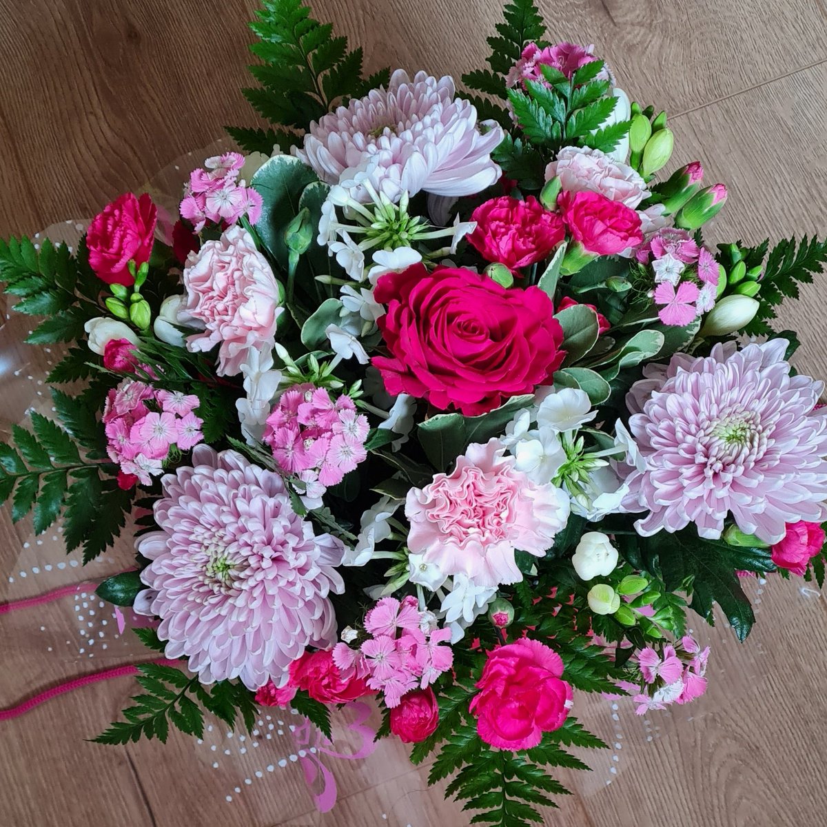HenleyFlowers's tweet photo. Happy Friday everyone! https://t.co/2NWlp0xUXT