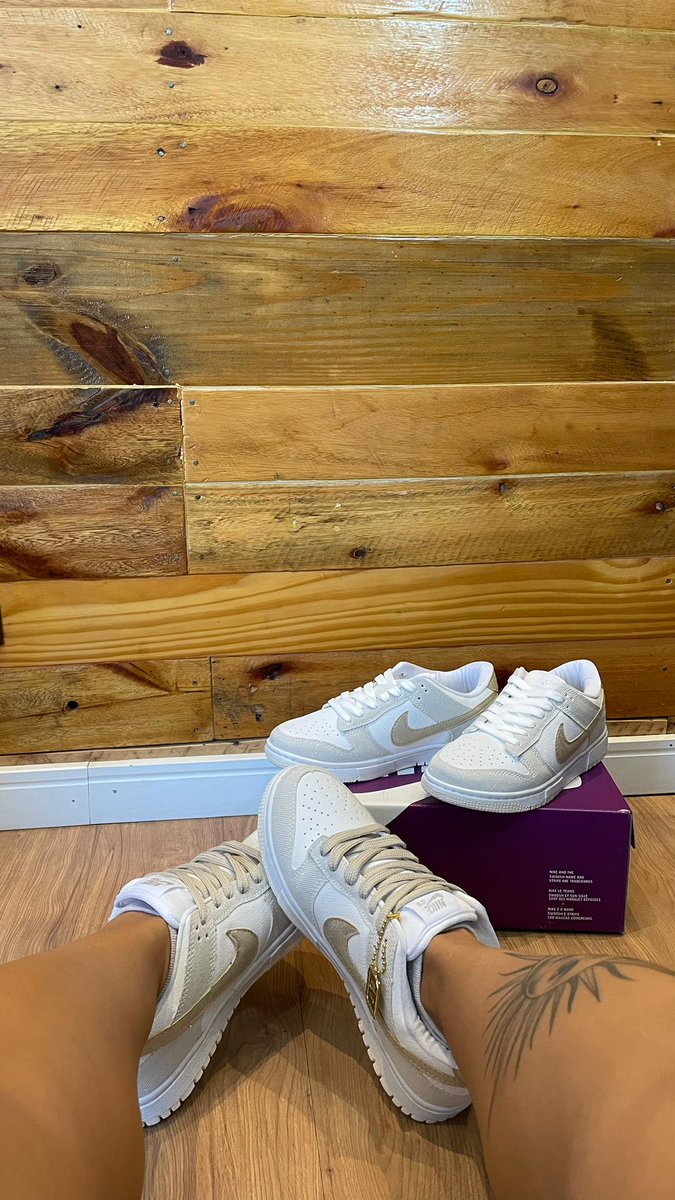 docevicioshoes's tweet photo. TÊNIS NIKE DUNK LOW OFF GLITER 

Preço promocional 
R$ 109,90 pix
R$ 129,90 cartão até 4x sem juros 

FORMA PADRÃO, ESCOLHA SEU NUMERO COMO DE COSTUME.

WhatsApp pra pedidos: https://t.co/VdDyCpjcc8 https://t.co/O7TItyxCnV