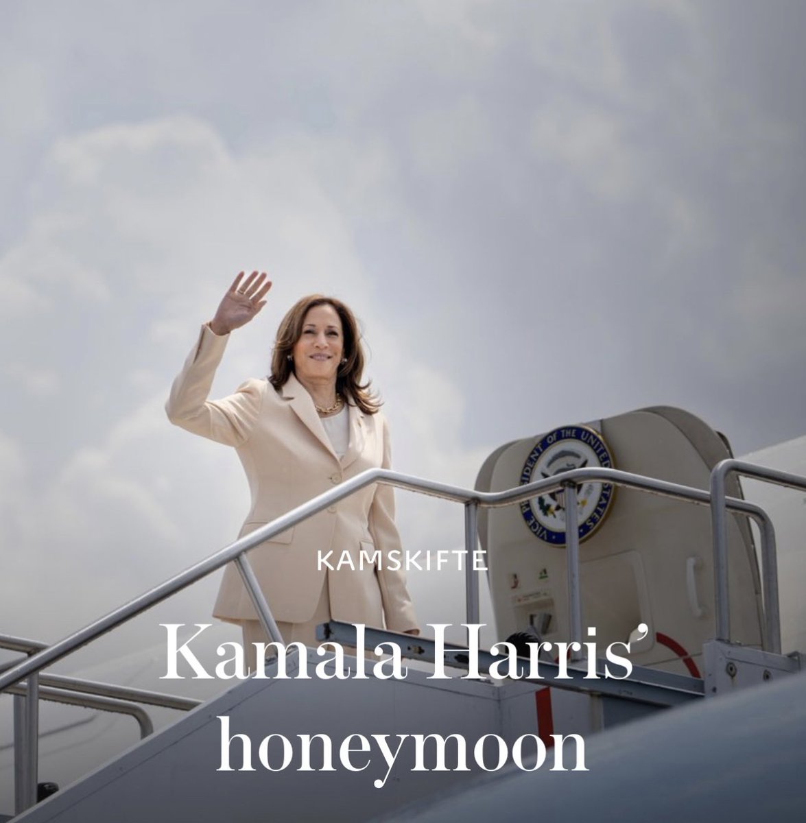 Skriver på forsiden af denne uges <a href="/weekendavisen/">Weekendavisen</a> om demokraternes store Kamalamentum og dissekerer det bjerg, Kamala Harris skal bestige for at blive USAs næste præsident. I kiosken i dag. Eller link her: weekendavisen.dk/2024-30/samfun…