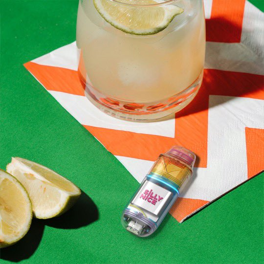 SillyNiceNYC's tweet image. Drinks &amp;amp; Vapes 🍋 

The perfect summer pairing 🙂‍↕️ The #SillyNice vape coming soon 💨

Available in NYC. Must be 21+. #CannabisCommunity #NYC #Vape