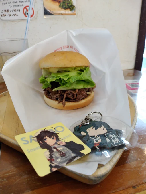 そういえば佐世保の艦これコラボメニューってまだやってるんです…よね?(*'Д`)個人的にはビックマン本店さんのステーキバーガーがめちゃめちゃ美味しかったのでオススメしますわこの時食べたコラボメニューは全部美味しかったから思い出に残ってるw#艦これ #佐世保 