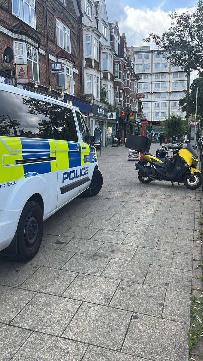 Rushey Green Police tweet media