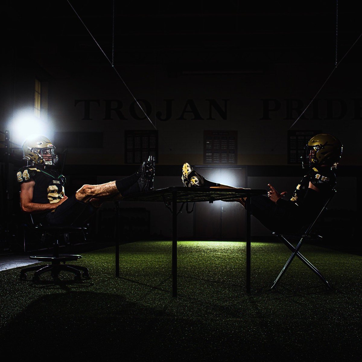 BANDYS FOOTBALL 🔥 <a href="/BandysFB/">Bandys Football</a>  
<a href="/WaterhouseNC/">Waterhouse Studios</a> 

#footballseniors #seniorphotoshoot #highschoolfootball