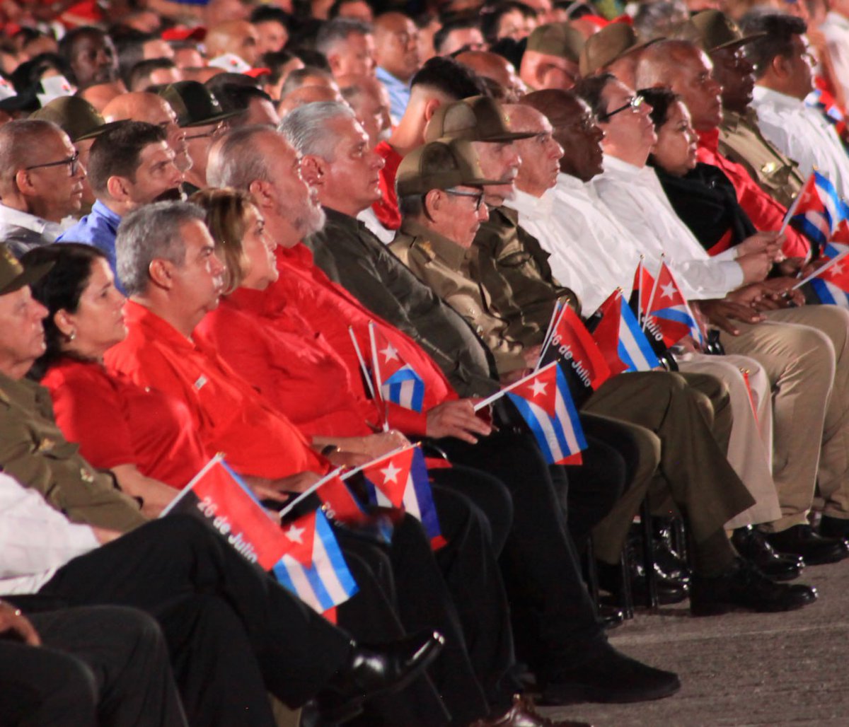 Con su ejemplo y su guía seguimos la marcha!!! La generación histórica de la Revolución siempre estará presente!!!!💪🇨🇺
#LaHistoriaPorAsalto 
#DeZurdaTeam 🤝
<a href="/DeZurdaTeam_/">DeZurdaTeam 📳</a>