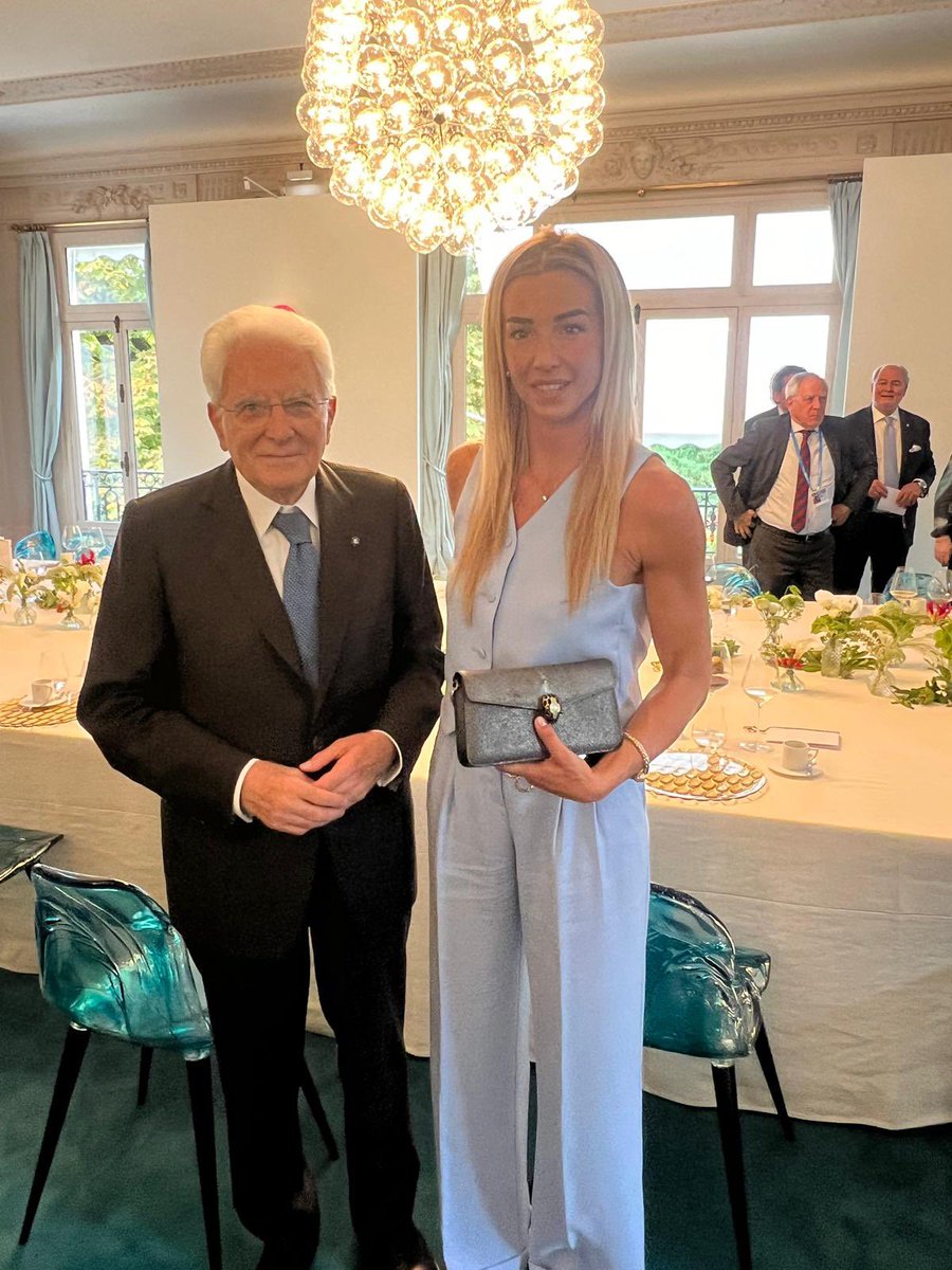 Il Presidente della Repubblica 🇮🇹 Sergio Mattarella ha inaugurato la nostra Casa Italia a Parigi 2024. 
Un onore per tutto lo sport italiano e un momento di grande orgoglio per la spedizione olimpica che stasera sfilerà lungo la Senna 🇫🇷.
#Parigi2024
<a href="/Coninews/">CONI</a> <a href="/Quirinale/">Quirinale</a>