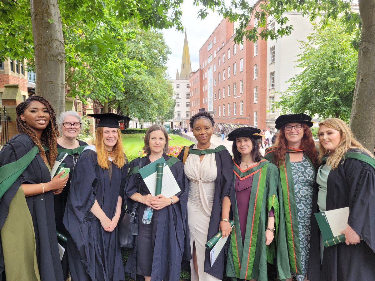 Really enjoyed celebrating with our  brilliant Professional Studies graduates yesterday. What an amazing set of creative, determined and inspirational people. @LeedsUniLLC <a href="/RosaMasGiralt/">Rosa Mas Giralt</a> @MateraLisa #maturestudents #adulteducation  #lifelonglearning