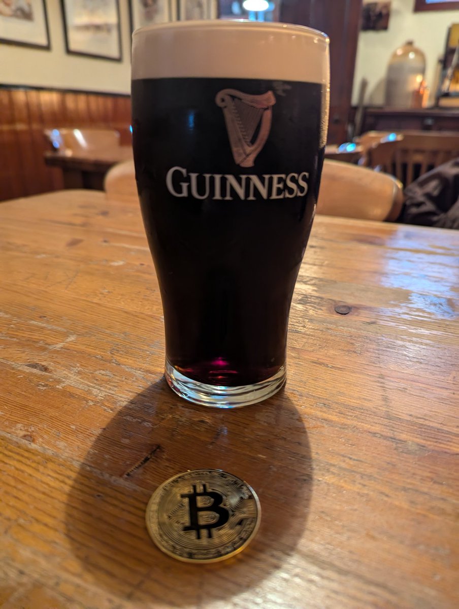 Brockhodl's tweet photo. @ICOffenderII I took @ICOffenderII's advice.

I started the world's first solo #Bitcoin conference and tweeted about it. #BUILDING 🤡

 #IAMBUILDING https://t.co/bILiobmaPy
